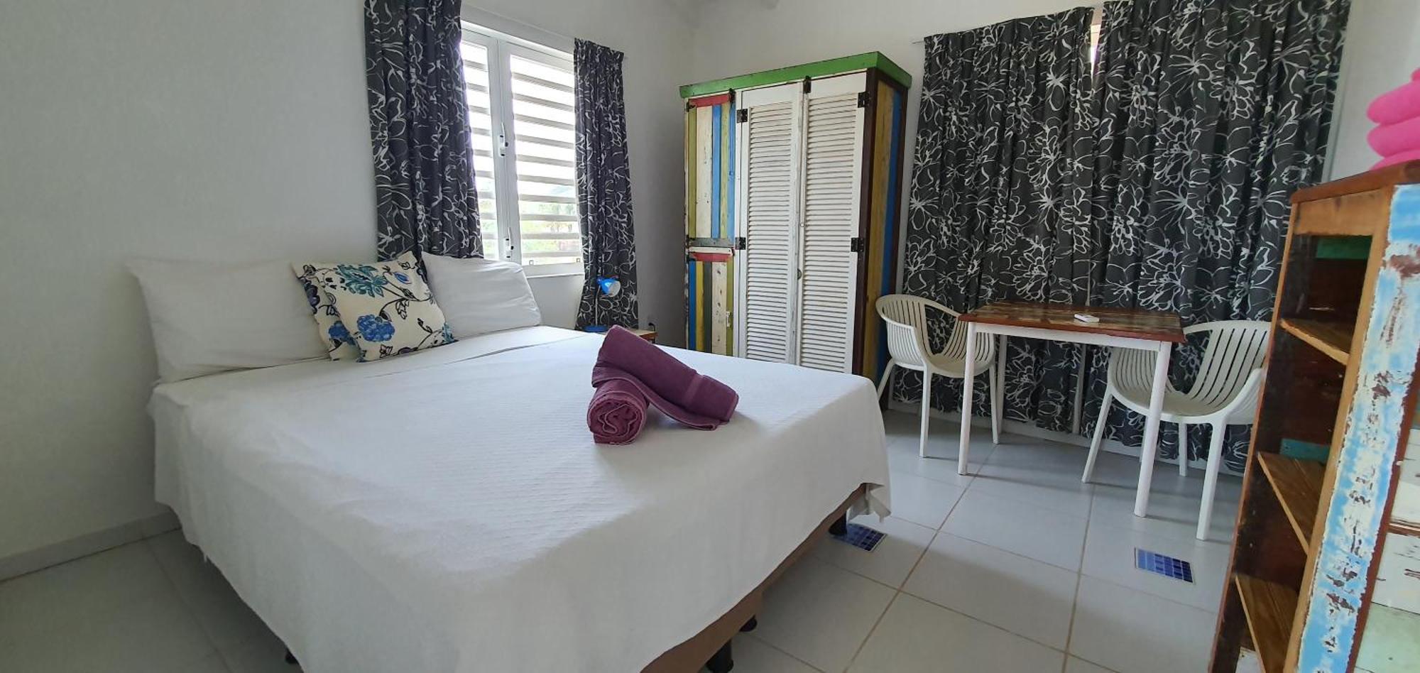Marazul Dive Resort. 3 Bedroom Seafront House. Dive, Snorkel, Enjoy Amazing Sunsets Westpunt Екстер'єр фото